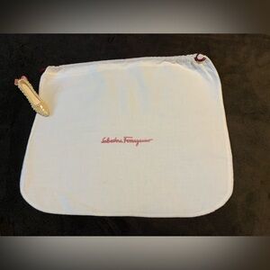 SALVATORE FERRAGAMO smaller Crème color drawstring dust bag VGUC